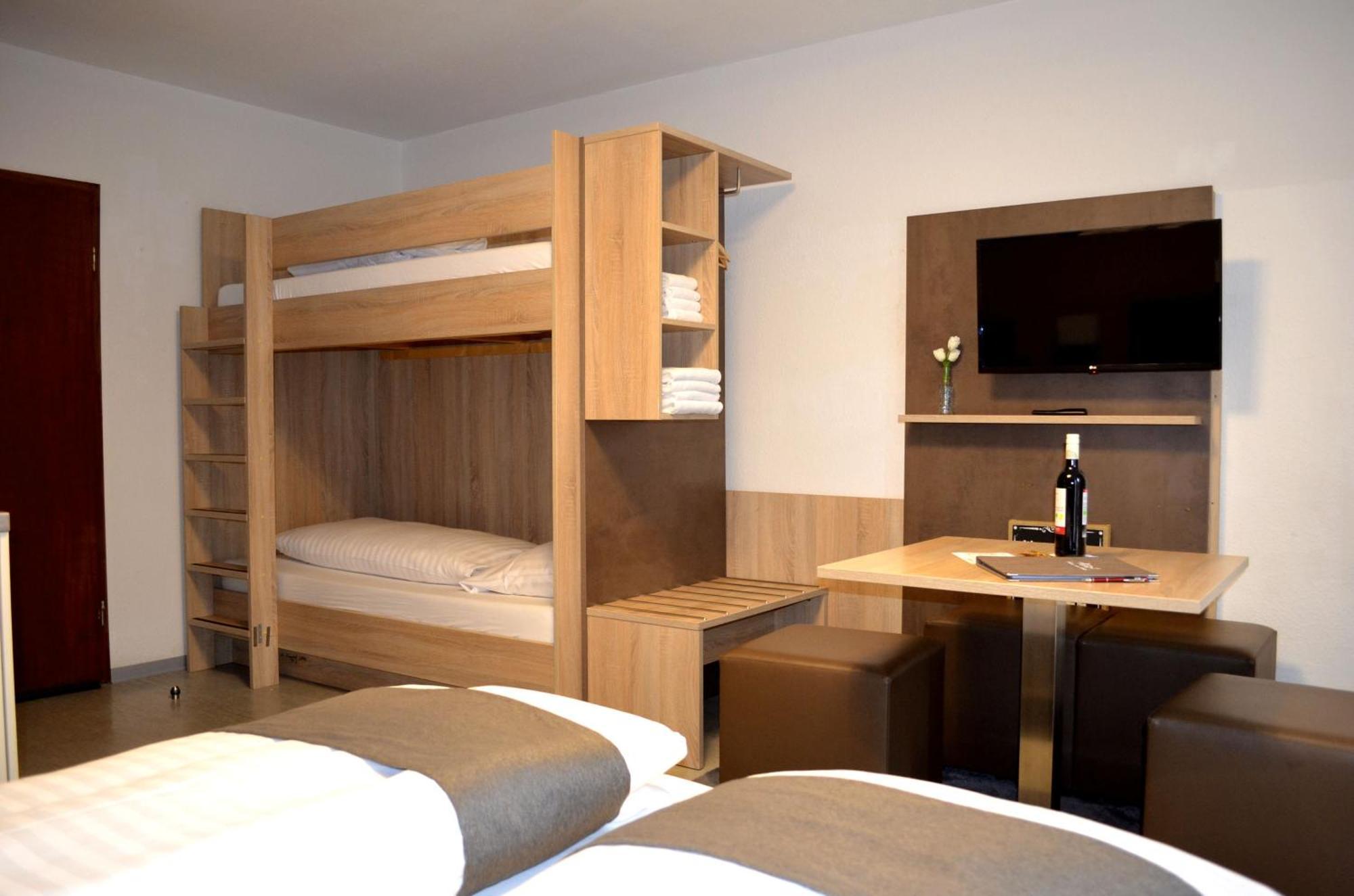 Hana Aparthotel Barsbuttel Exteriör bild