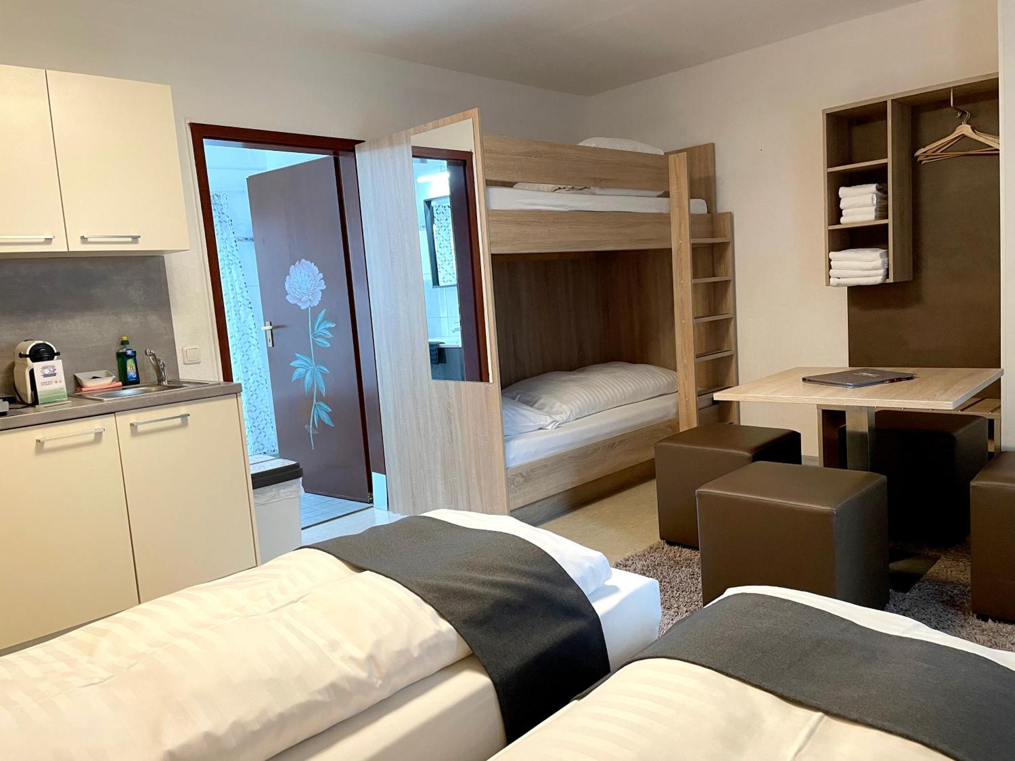 Hana Aparthotel Barsbuttel Exteriör bild