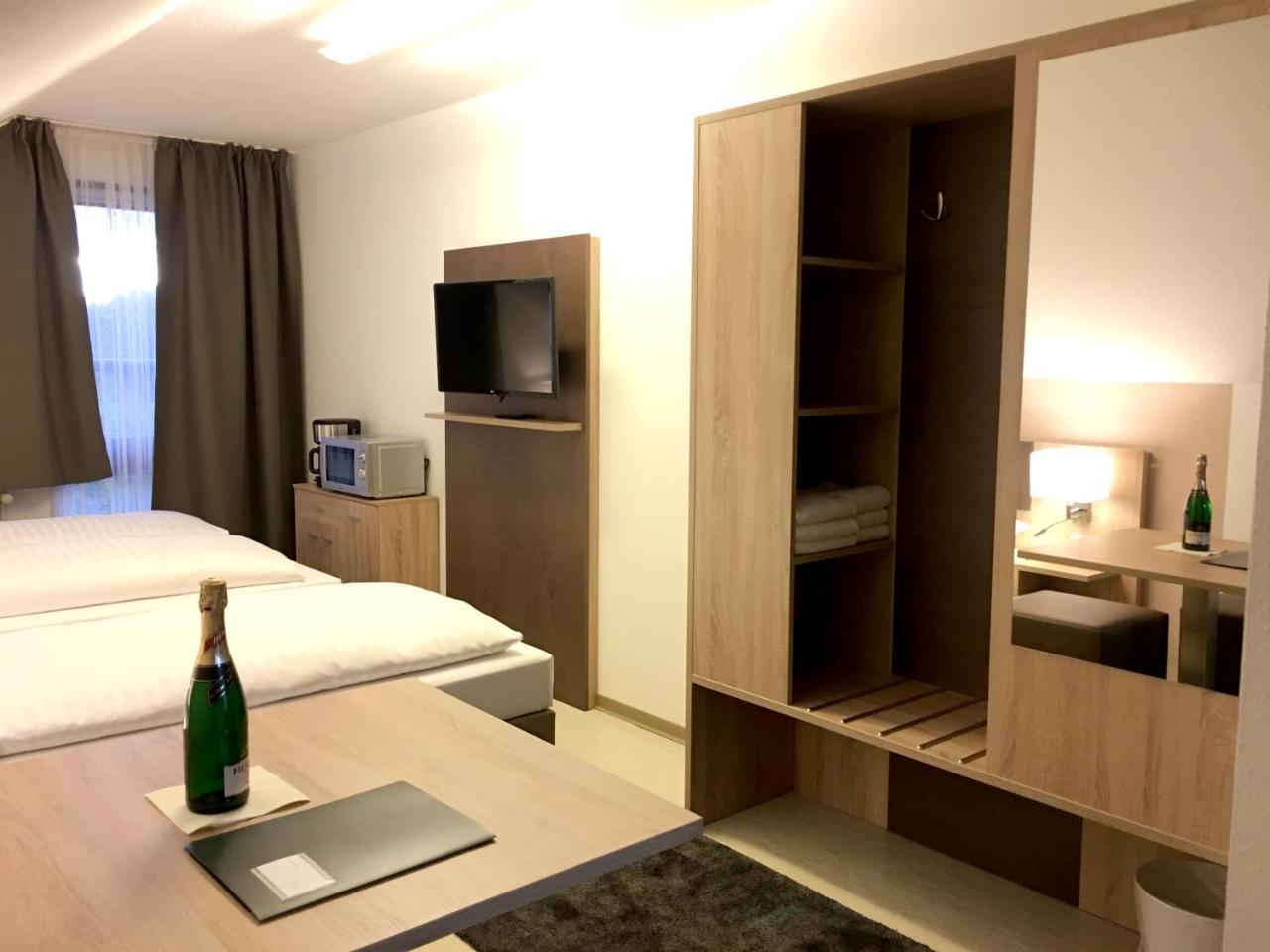 Hana Aparthotel Barsbuttel Exteriör bild