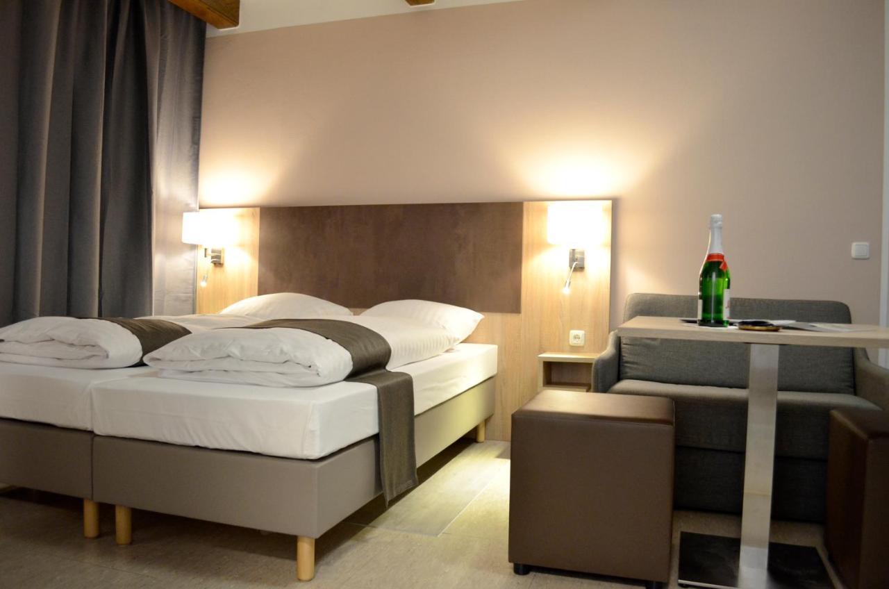 Hana Aparthotel Barsbuttel Exteriör bild