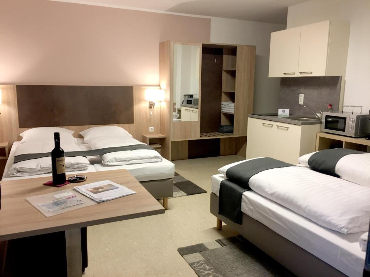 Hana Aparthotel Barsbuttel Exteriör bild